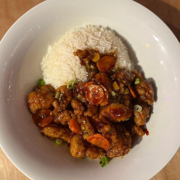 Savor Your Lunch with Us